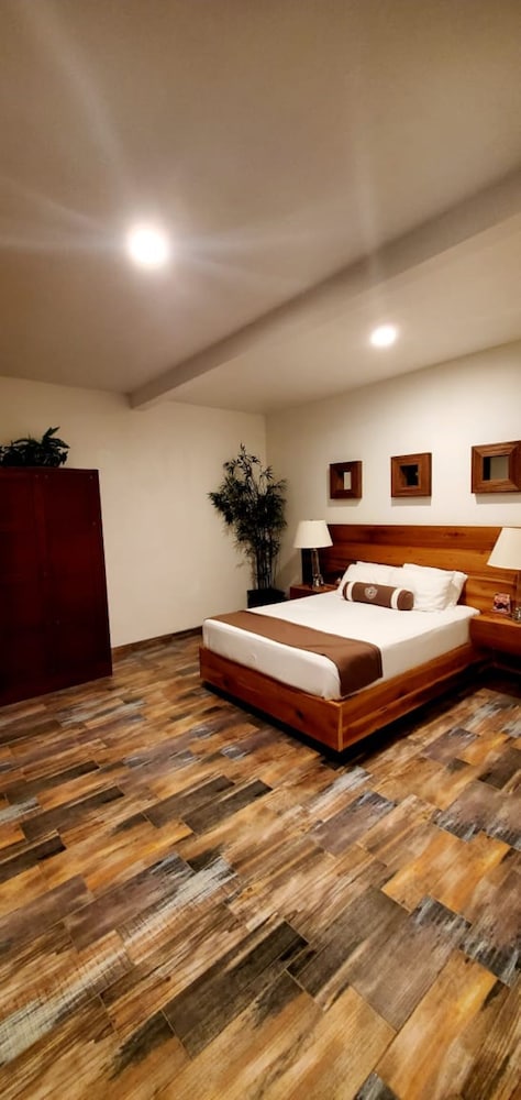 Room (Aaron)