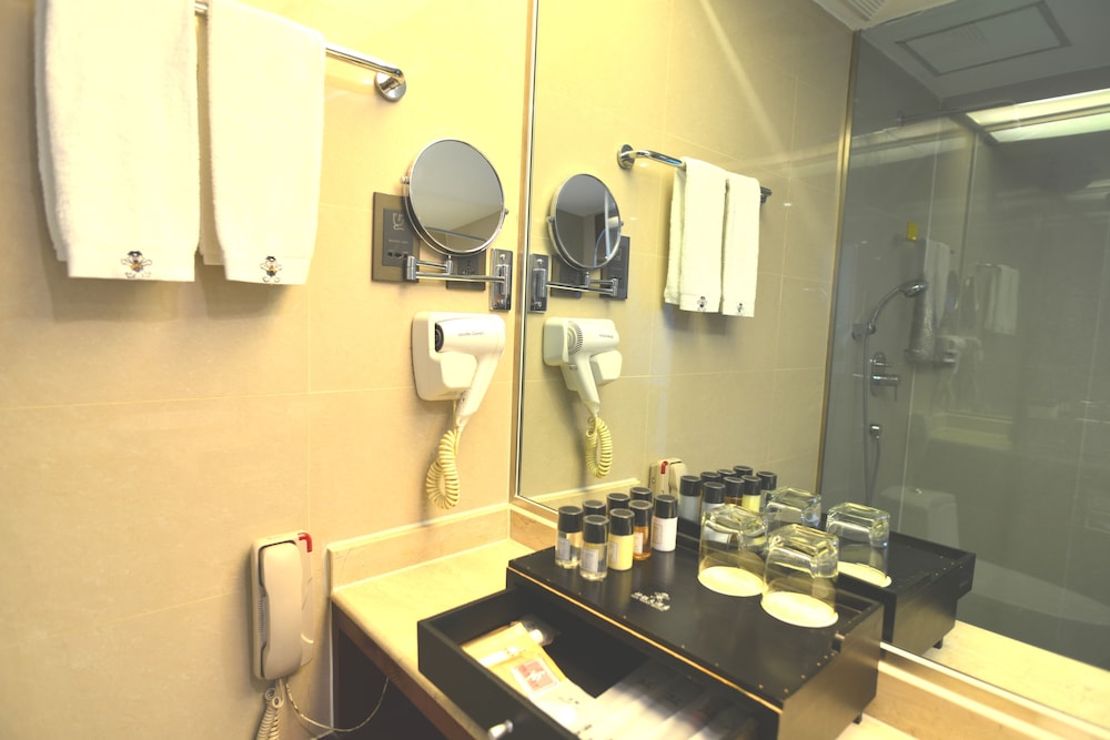 Deluxe Room, 1 Bedroom, Accessible, Private Bathroom photo 2