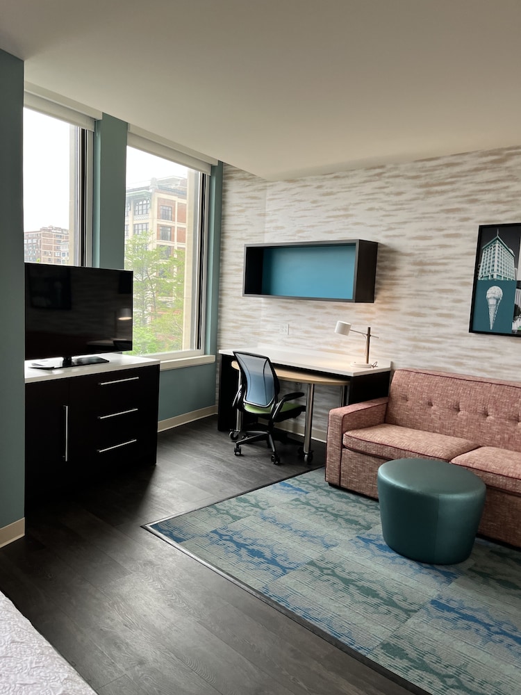 Studio Suite, 1 Queen Bed