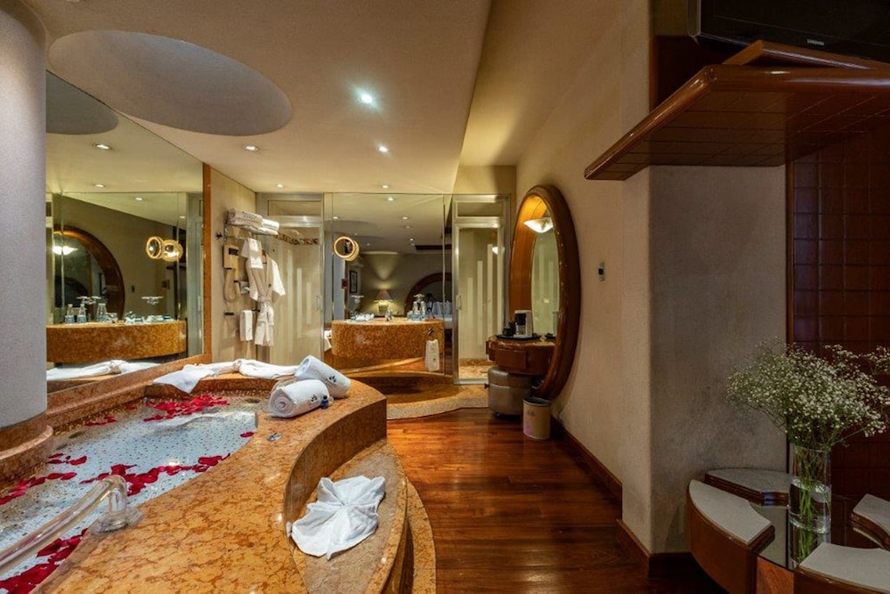 Grand Suite photo 2