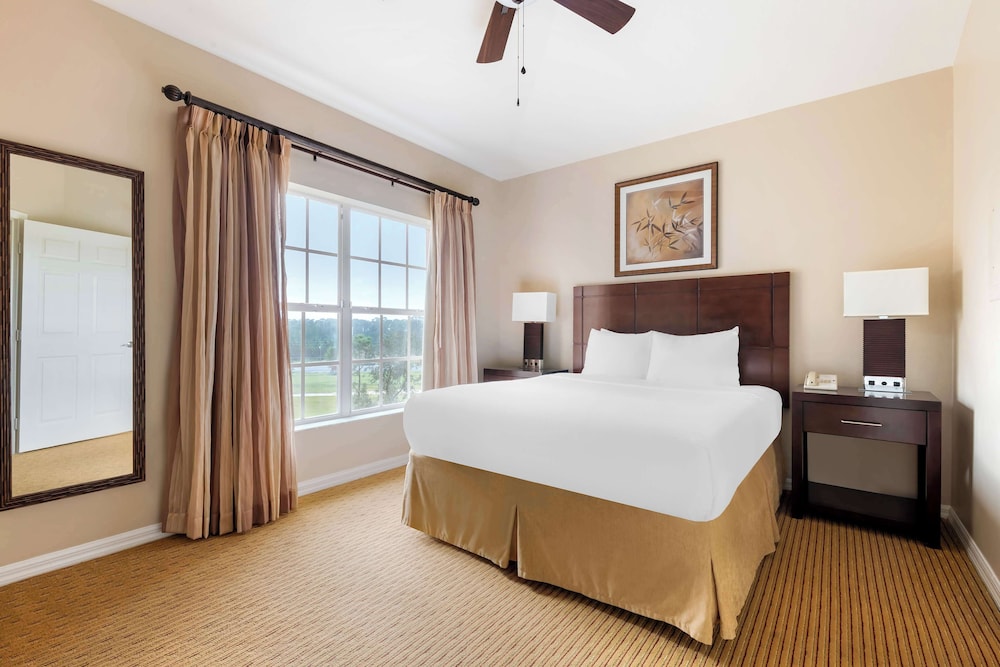 1 Bedroom Queen Suite Hearing Accessible