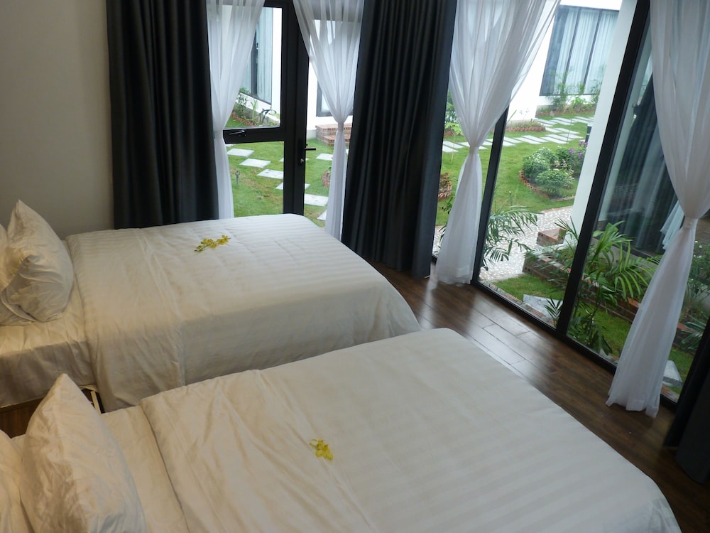 Deluxe Twin Room, Multiple Beds, Garden View photo 2