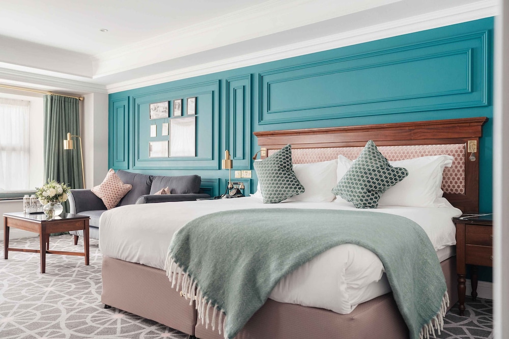 Junior Suite, 1 King Bed - Photo 1