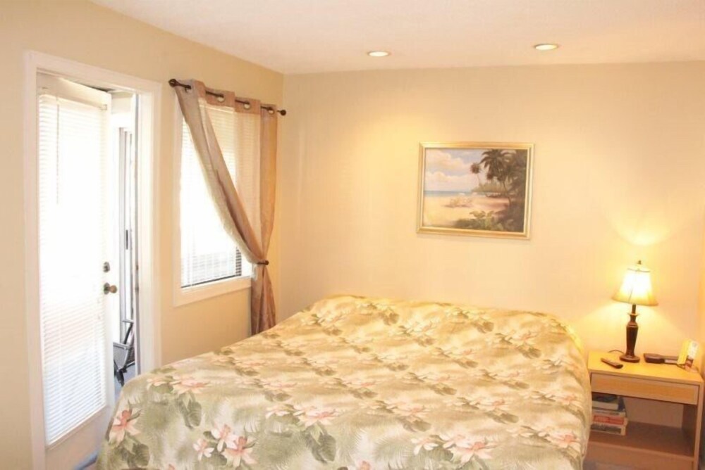 Condo, 2 Bedrooms