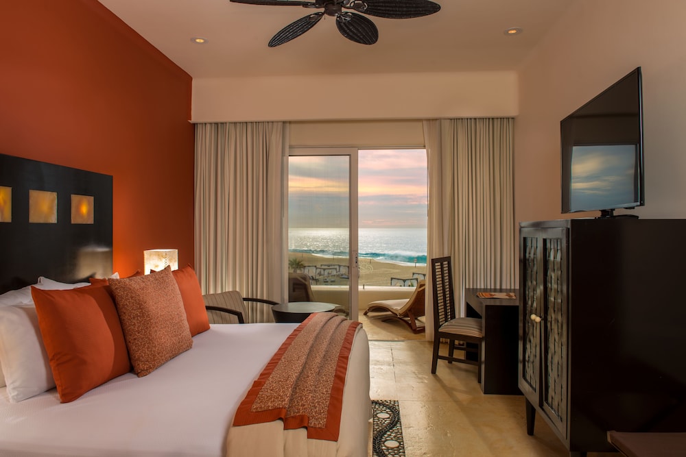 Deluxe Oceanview Room - Photo 6