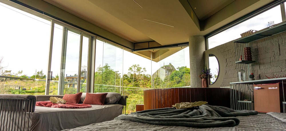 Superior Room with Balcony, Lake View photo 3