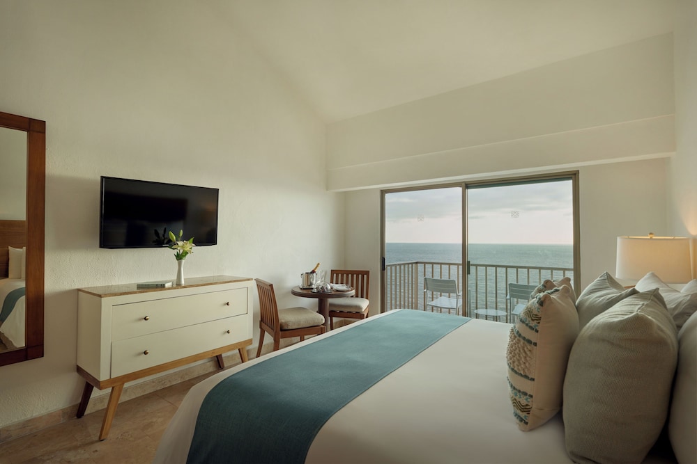 Deluxe Room Oceanfront With Jacuzzi