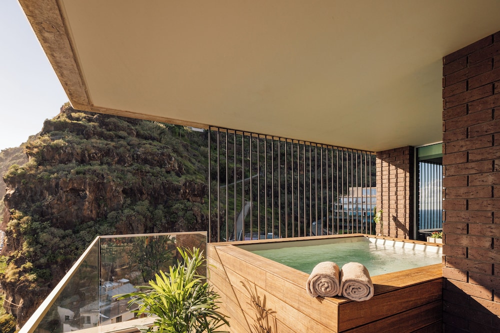 SPE Pool Suite