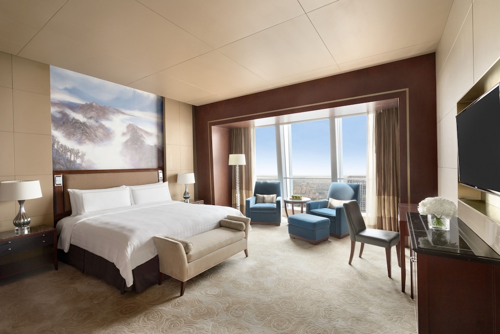 Suite, 1 King Bed (Specialty)