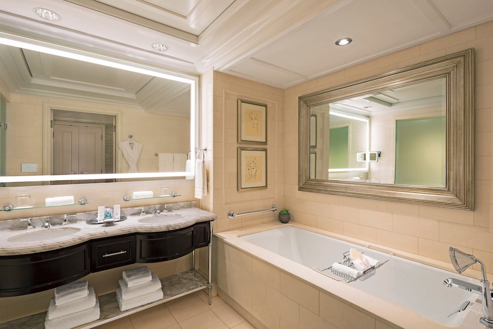 Suite, 1 Bedroom - Photo 3