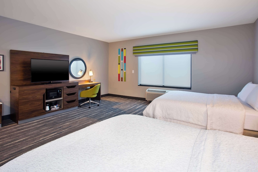 Studio, 2 Queen Beds, Accessible, Bathtub (Mobility/Hearing) - Photo 1