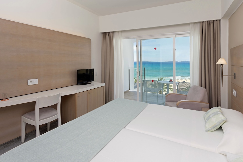 Double Room Single Use, Balcony, Partial Sea View photo 3