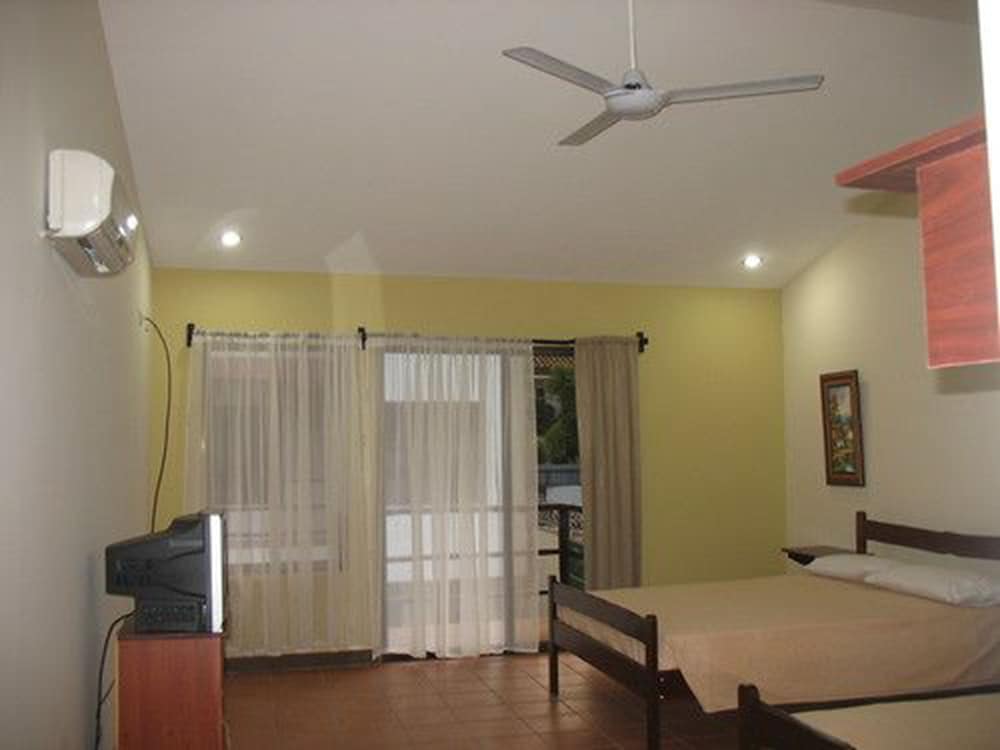 Superior Studio Suite, Garden View