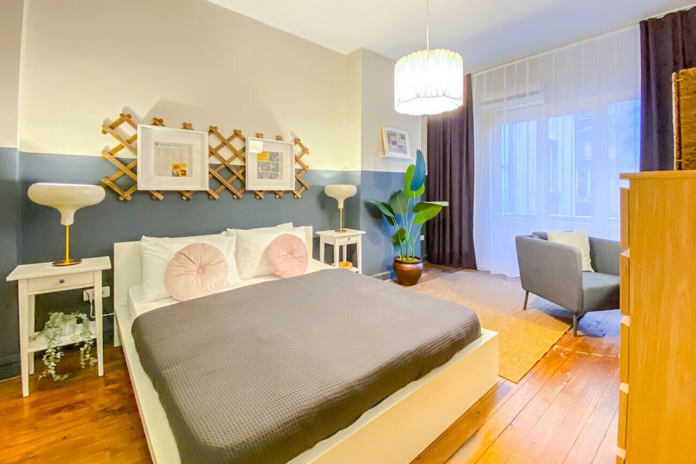 Apartment photo 2