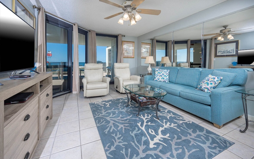 Condo, 2 Bedrooms