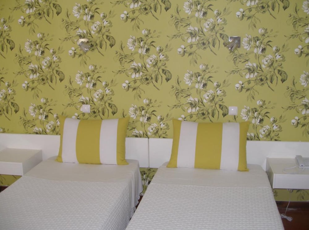 Standard Double or Twin Room - Photo 2