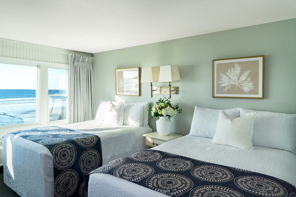 Second Floor, Ocean View, Lower Building, 2 Doubles