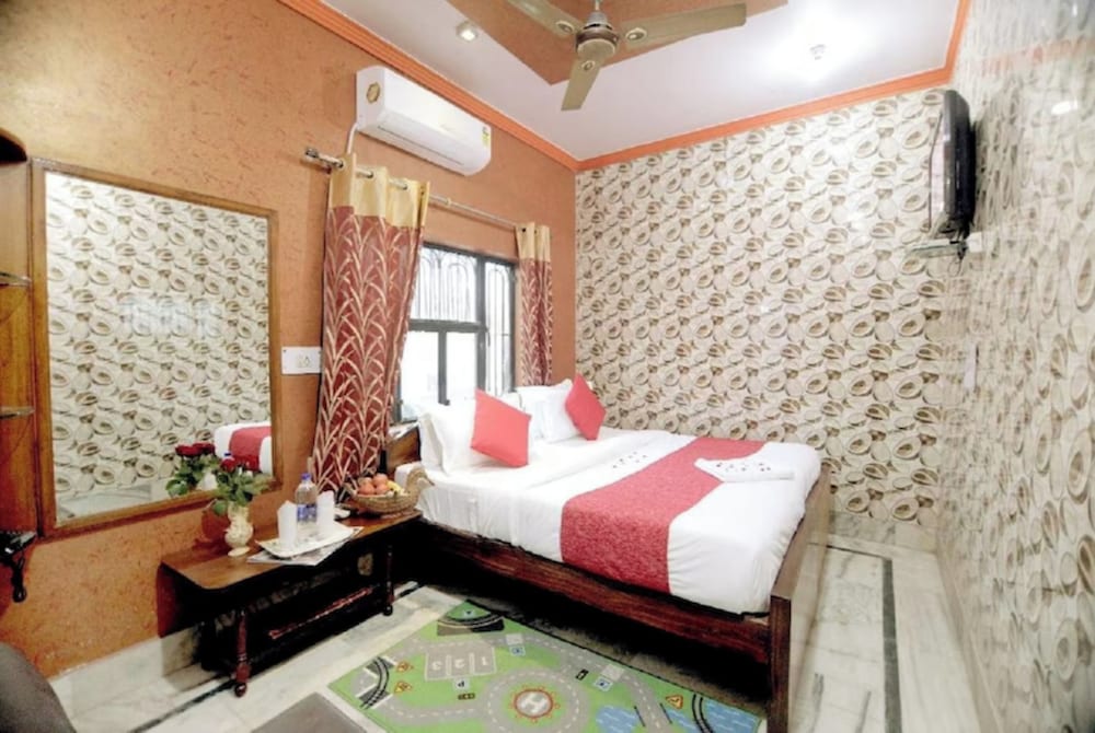 Deluxe Triple Room, City View