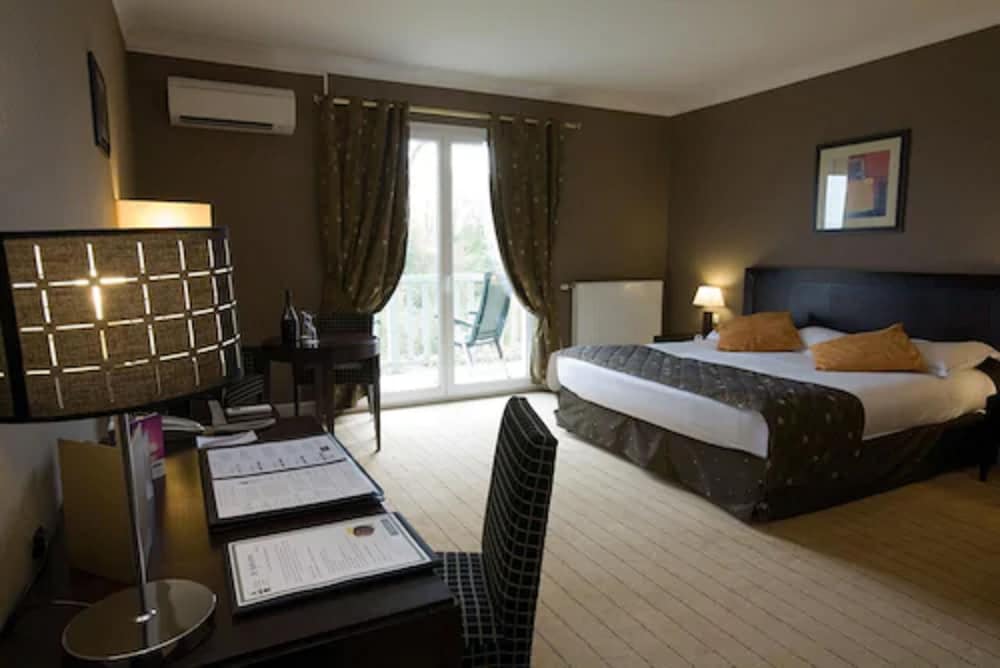 Executive Room - Photo 1