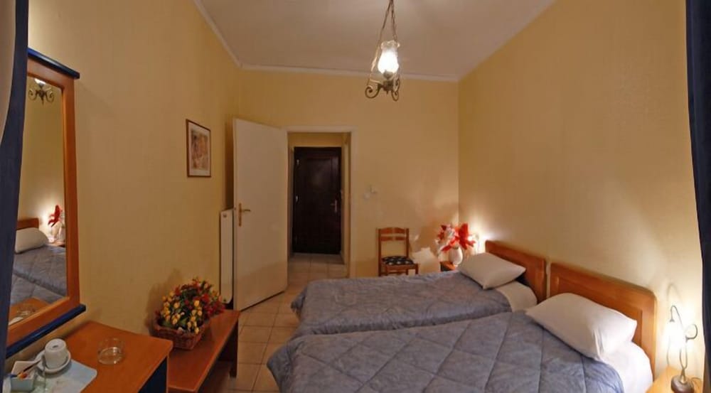 Basic Double Room Single Use - Photo 3