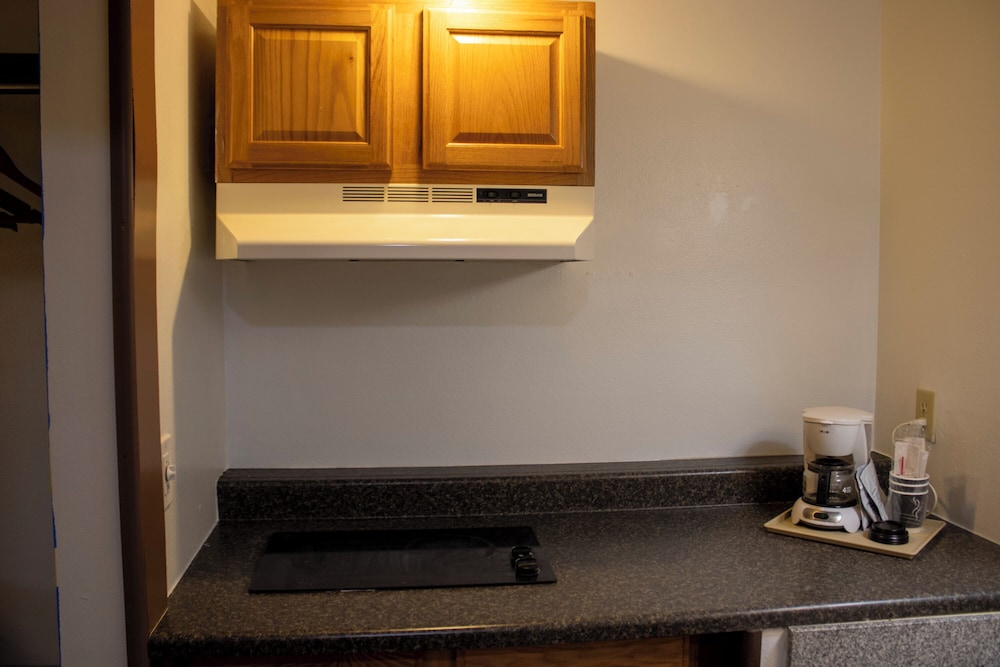Single Room, 1 King Bed, Non Smoking, Kitchenette photo 2