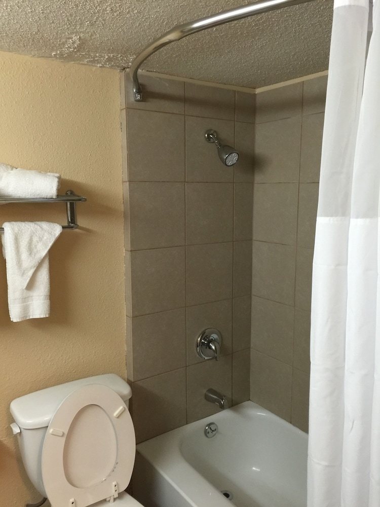 Standard Room, 2 Double Beds, Non Smoking - Photo 6