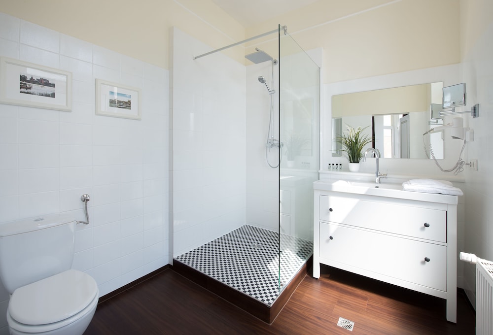 Junior Studio Suite
