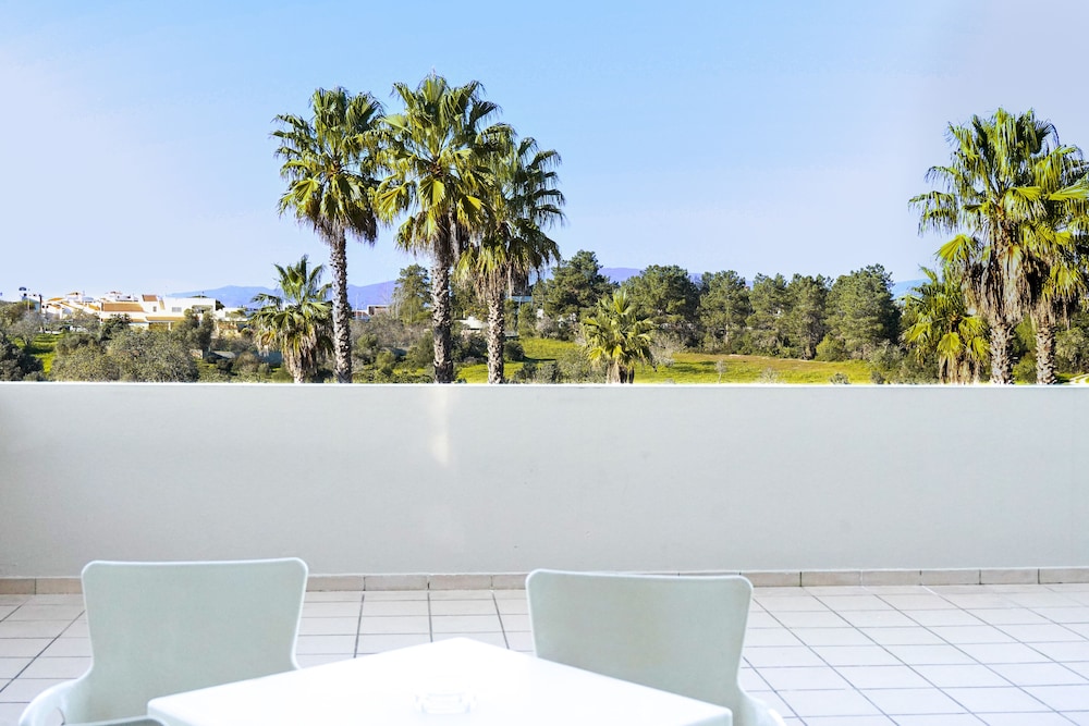 Apartment, 2 Bedrooms, Pool View - Photo 11