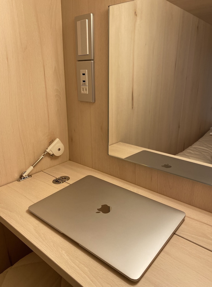 Bunk Bed in 16-Beds Mixed Dormitory Room photo 3