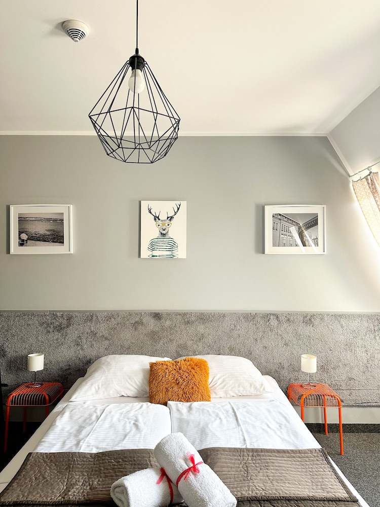 Economy Triple Room, 3 Twin Beds, City View (10,20,30) photo 1