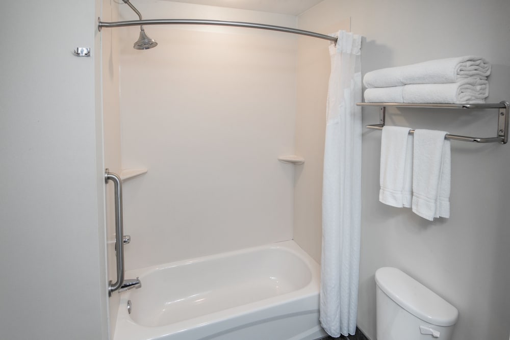 Standard Room, 2 Queen Beds - Photo 7