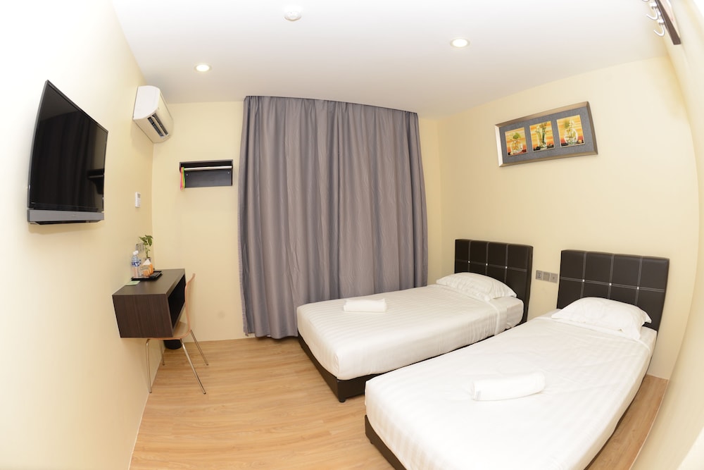 Deluxe Twin Room photo 2