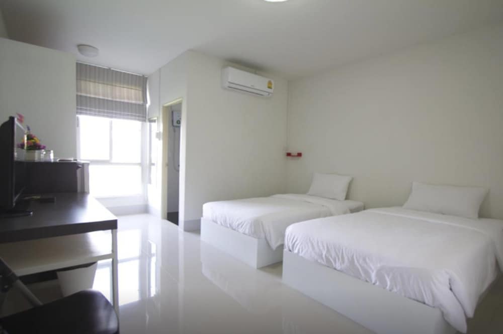Deluxe Twin Room photo 1