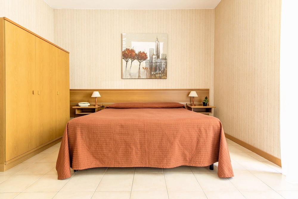 Double or Twin Room - Photo 1