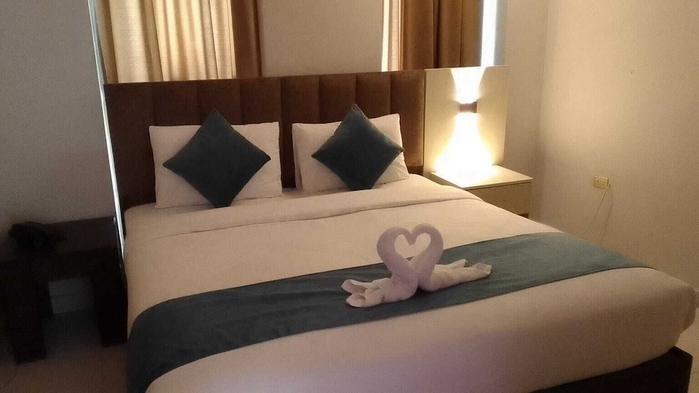 Signature Suite