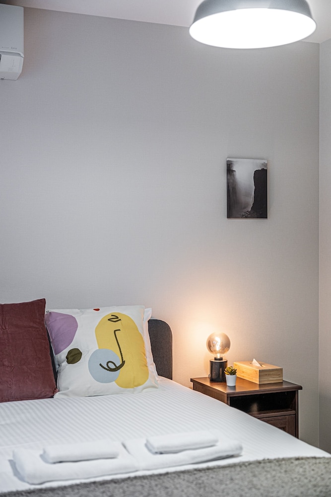 1 Bed Room Apartment