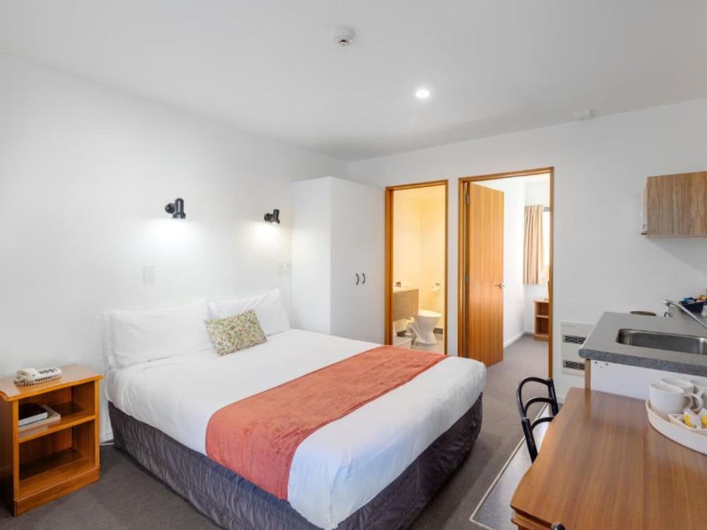 One Bedroom Unit photo 2