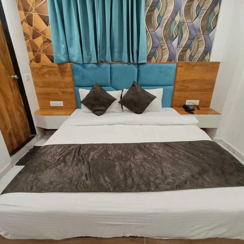 Deluxe Double Room, City View