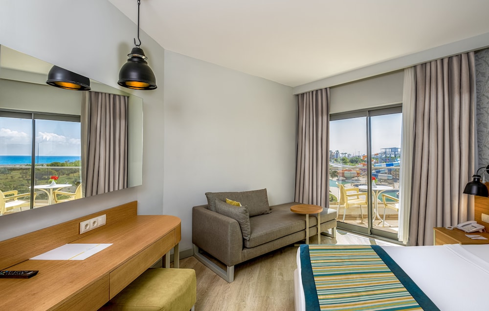 Standard Suite, Connecting Rooms photo 2