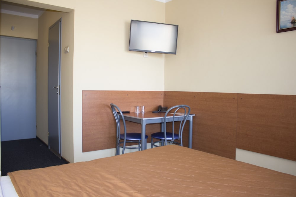 Standard Double or Twin Room photo 3