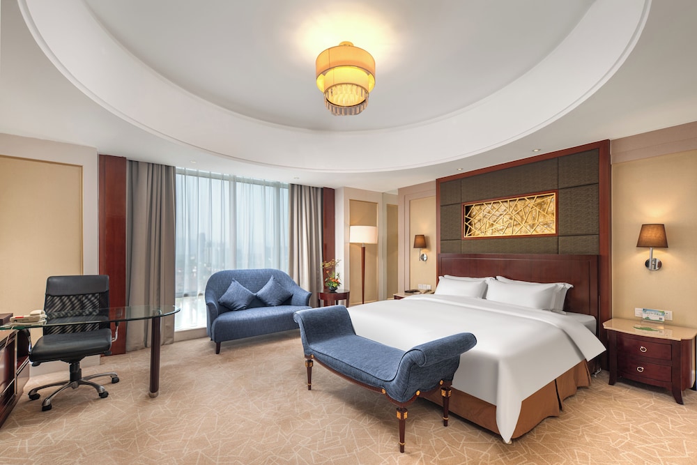 Sunny Suite