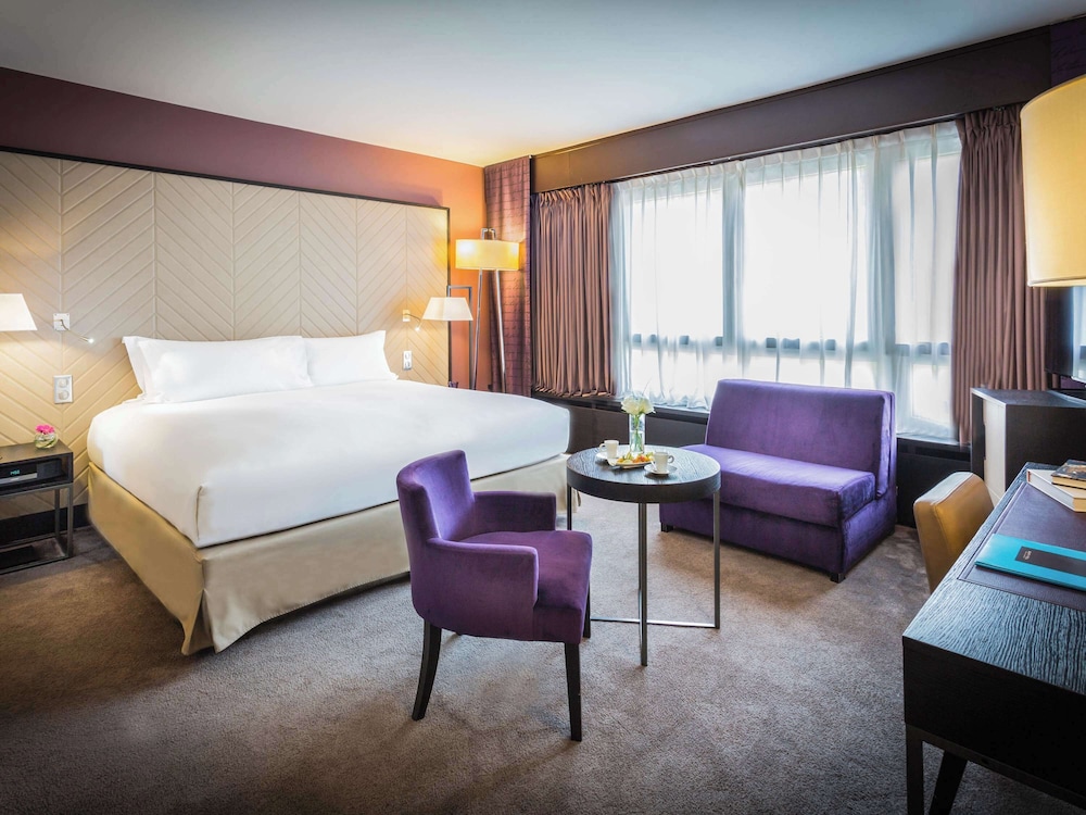 Premium Room, 1 King Bed with Sofa bed (Luxury) - Photo 1