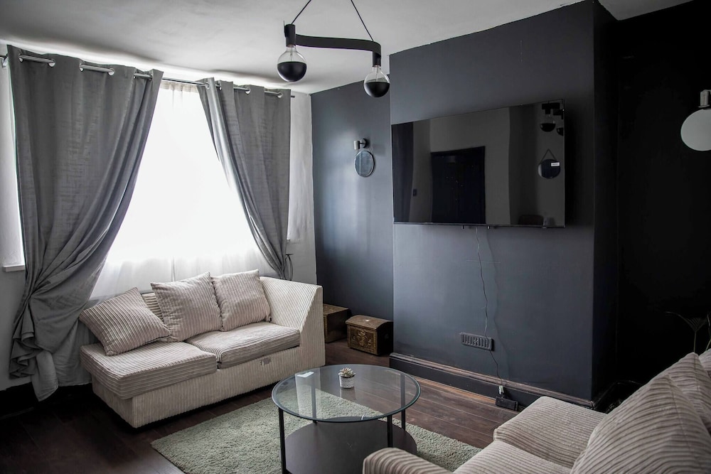 House, 2 Bedrooms