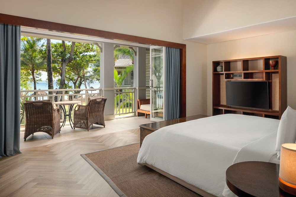 Suite, 1 King Bed With Sofa Bed, Balcony