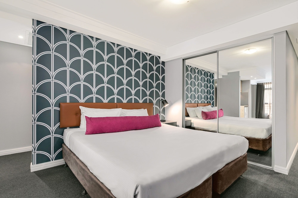 Open Plan Family Suite - Photo 2