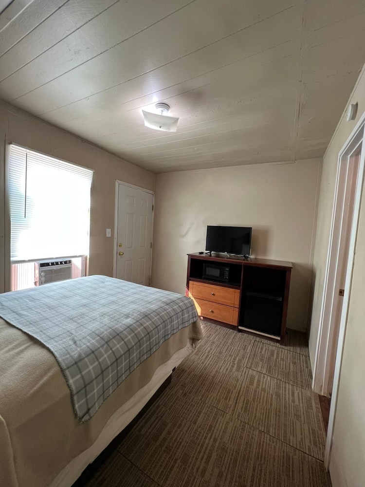 Basic Single Room photo 3