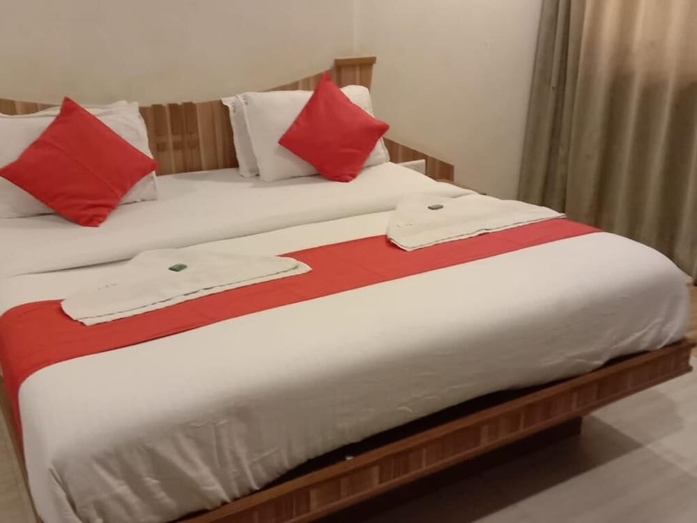 Deluxe Room - Photo 11