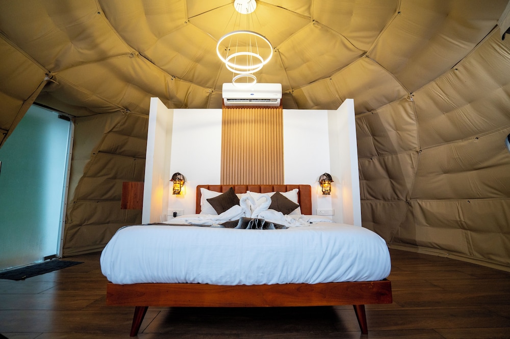 Honeymoon Suite photo 1