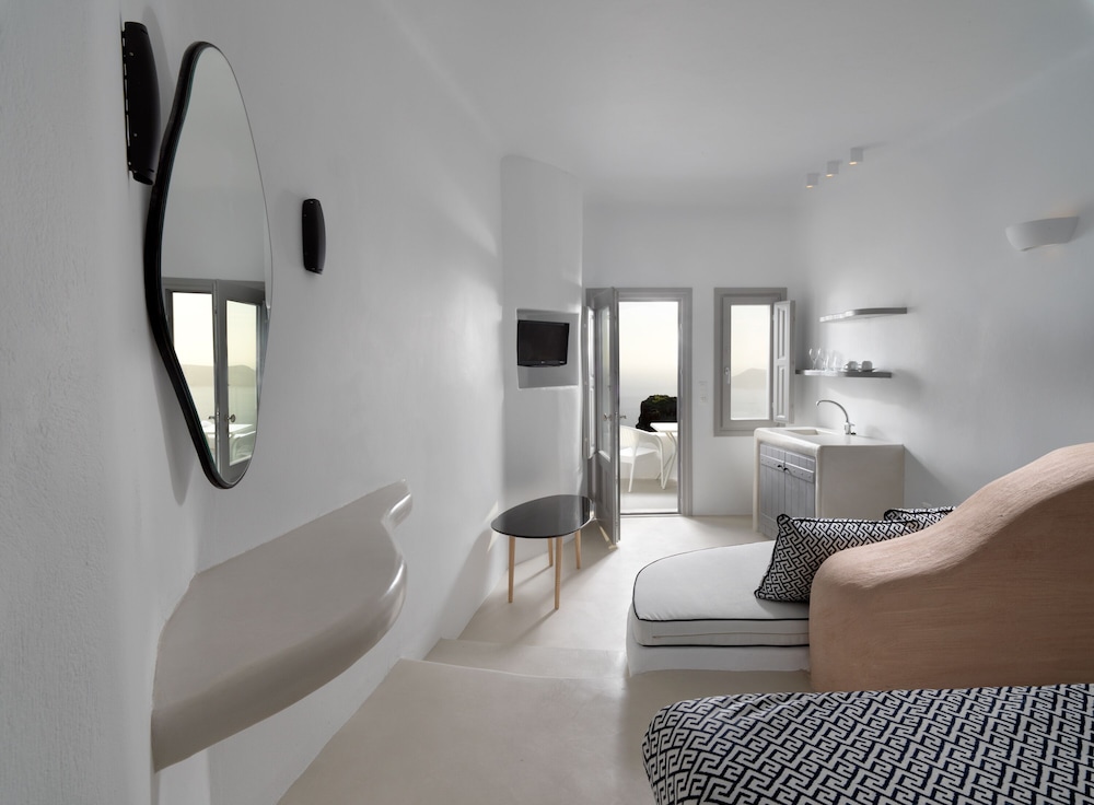 Superior Suite - Photo 6