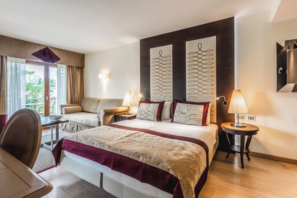 Junior Suite with outdoor Jacuzzi (Belvedere) photo 3